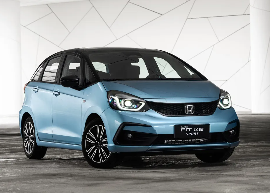 2021款本田飞度,动力油耗表现出色,比较适合家用代步