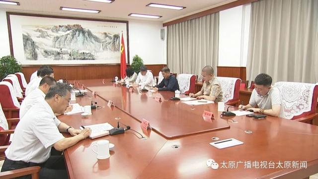 韦韬与杉杉商业集团董事长郑学明一行举行工作会谈