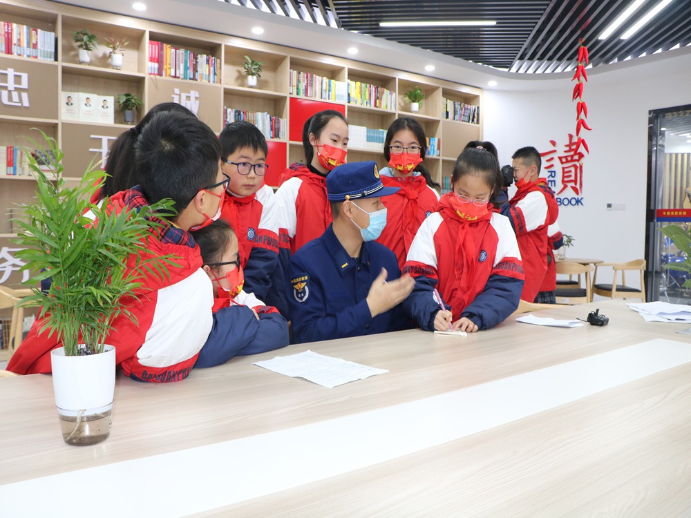 上虞:"红领巾"寻访"火焰蓝"