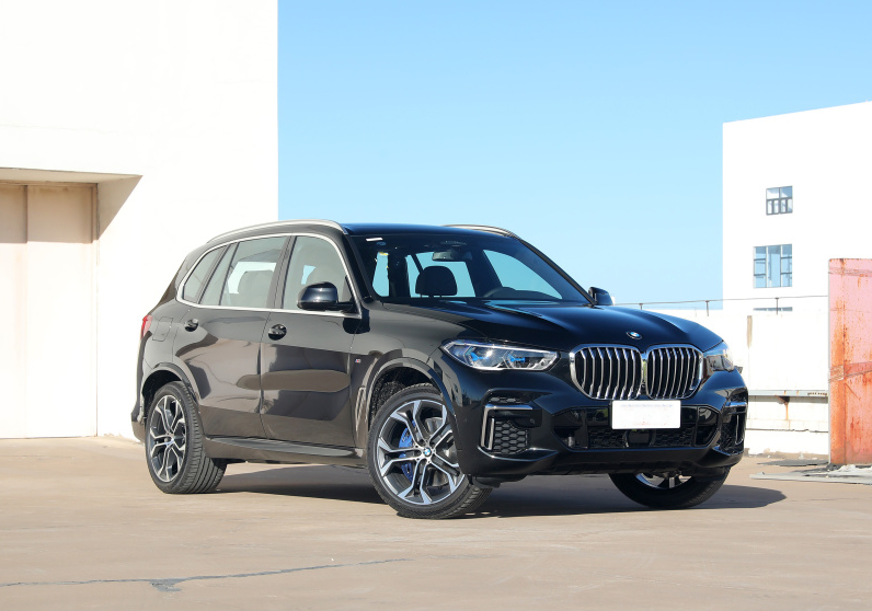 23款华晨宝马x5 40li尊享型,配3.0t上路还不到90万