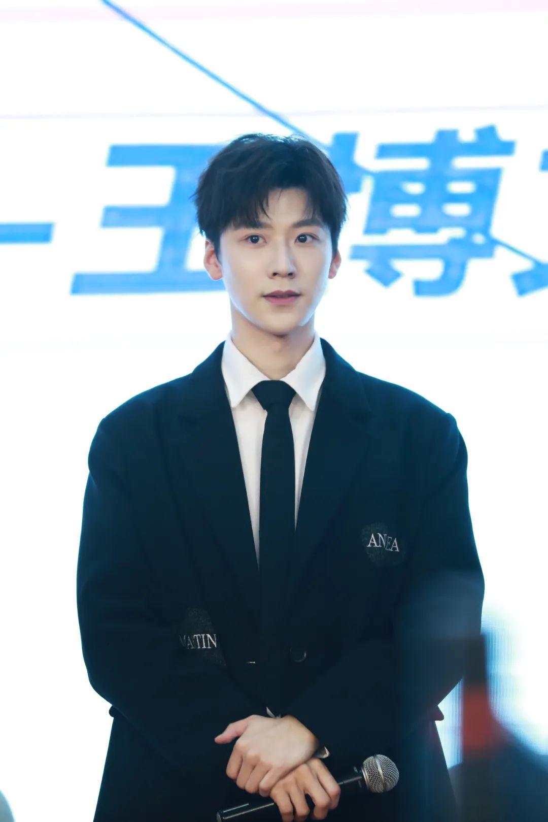 贵工商邀请王博文和"你"来一场乒乓球交流会!