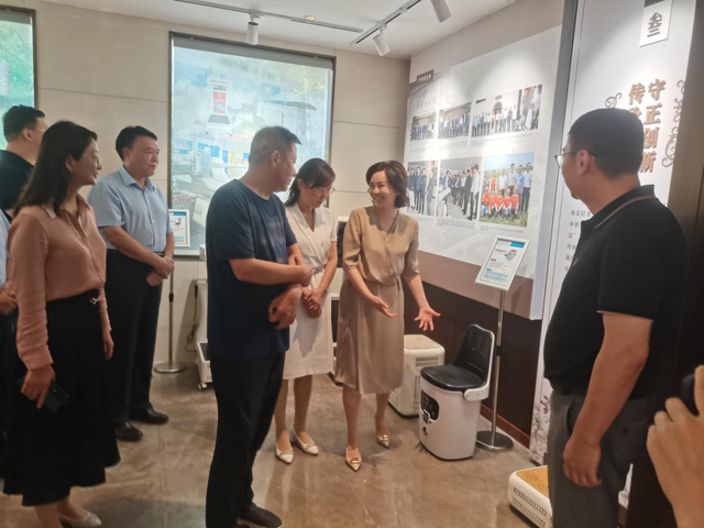 王黎生深入开展"万人助万企"活动