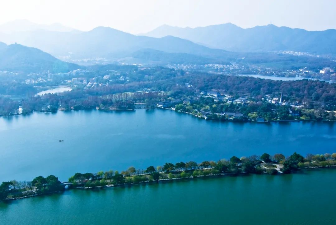 「名城」水光潋滟晴方好,山色空蒙雨亦奇……长三角这座城市风景独好