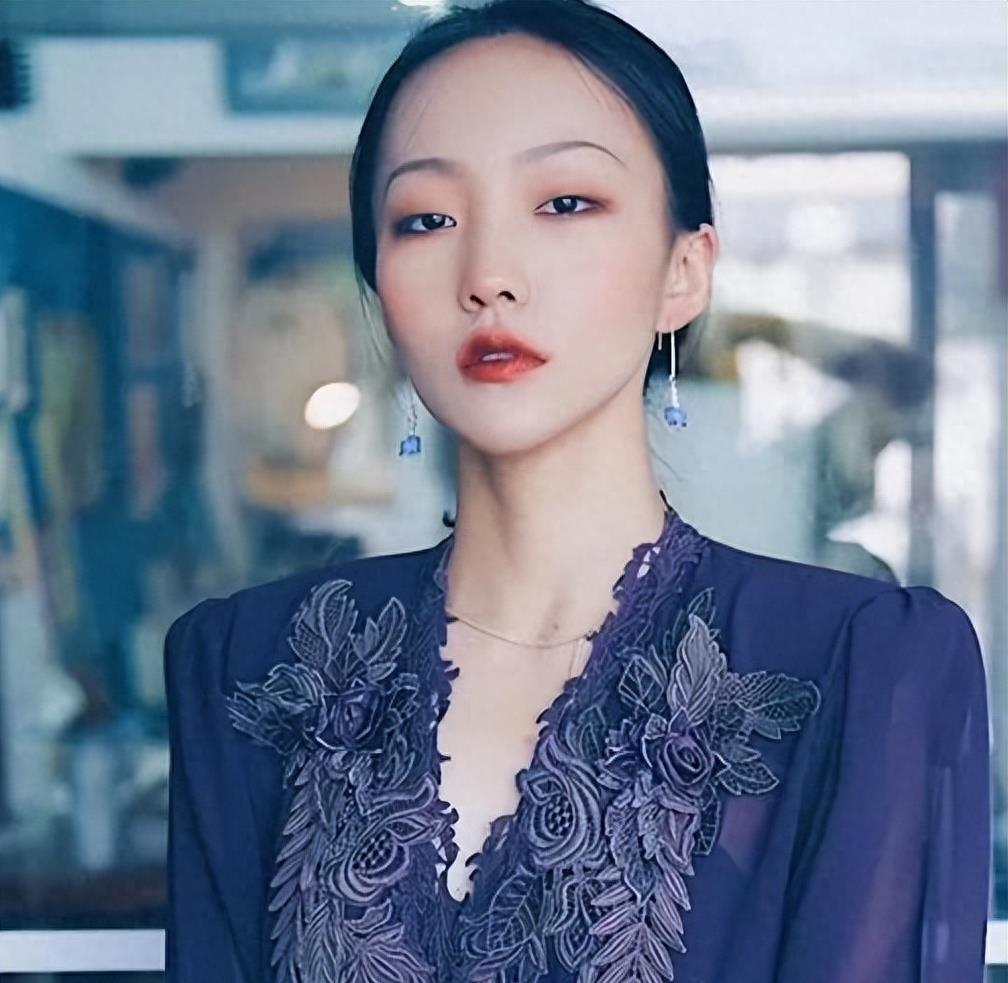 变现?邵雨轩空降小杨哥直播间,一分钟赚30w,当事人回应太搞笑