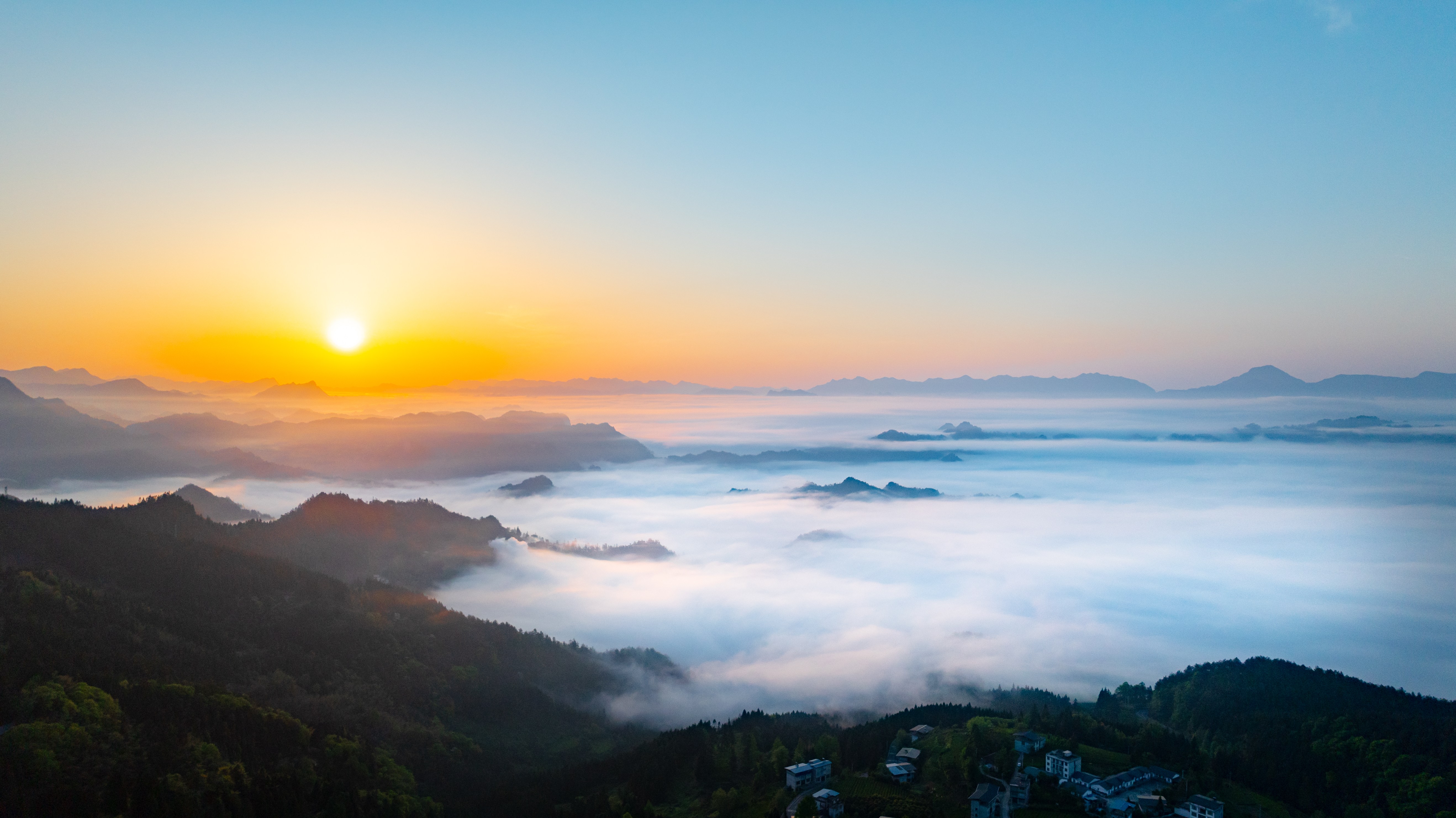 云海山川 风景如画