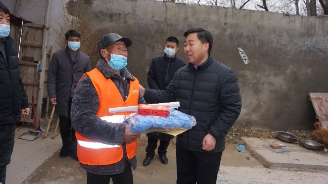 开封市委统战部副部长胡广军 开展春节"五送"活动 慰问基层干部和群众