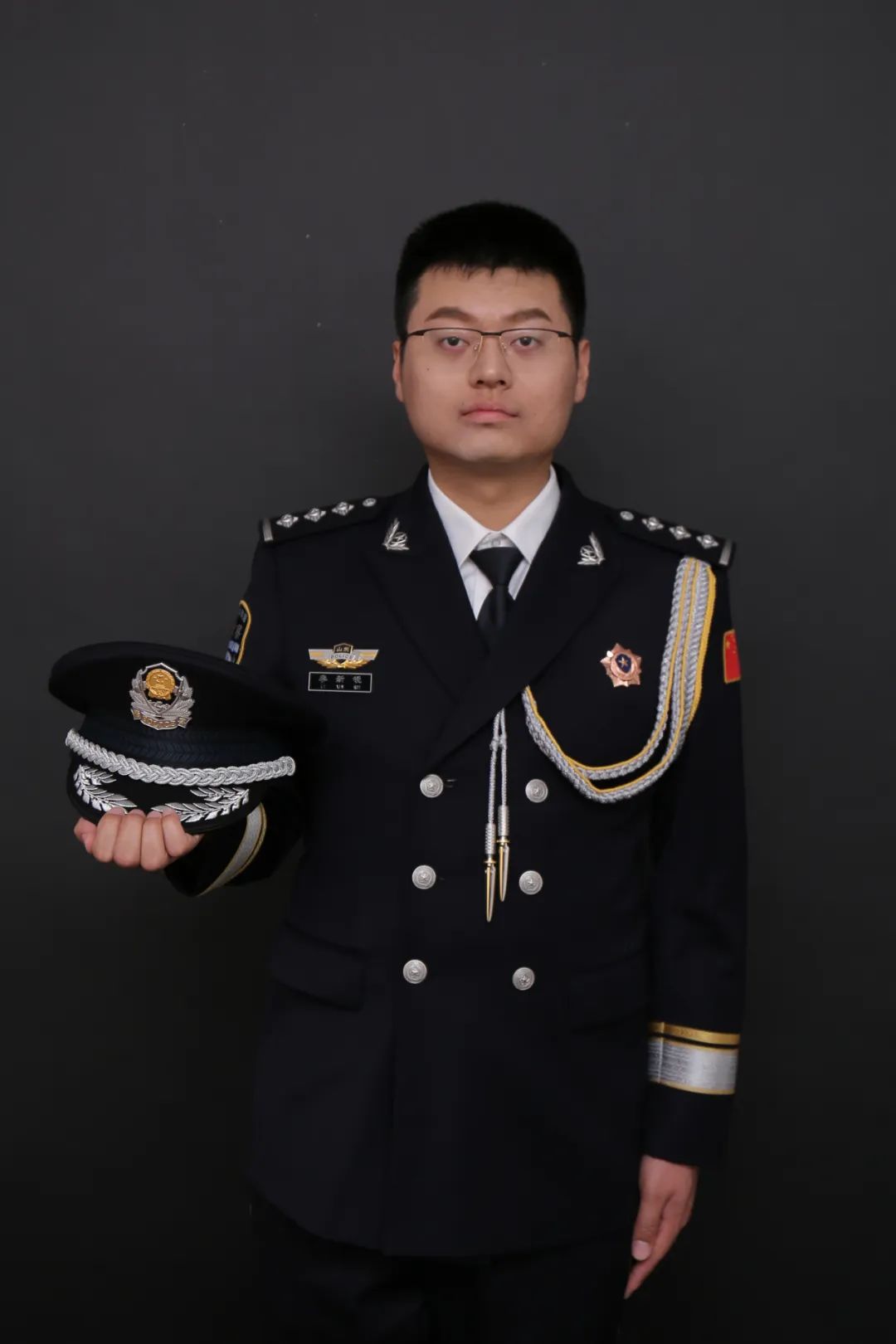 亮起身边的星 | 李新锐:破译"犯罪密码"的青年法医