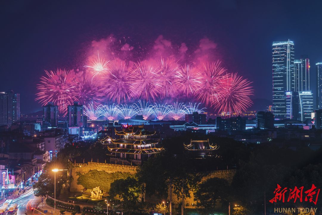 湖南日报头版头条|老街"领潮"新消费——长沙市天心区力促"文旅消"
