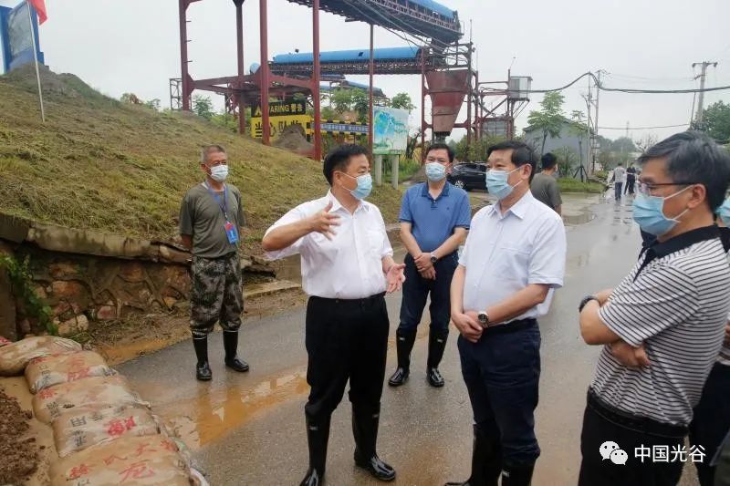 紧盯长江堤防!汪祥旺调度长江东湖高新区段防汛工作