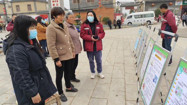 唐河县疾控中心走进张心一村 开展健康促进"321"行动