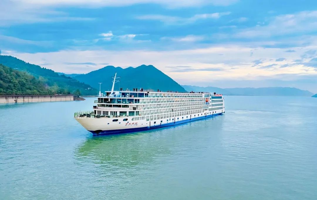 世纪绿洲号—最新的三峡豪华游轮,值得冲!
