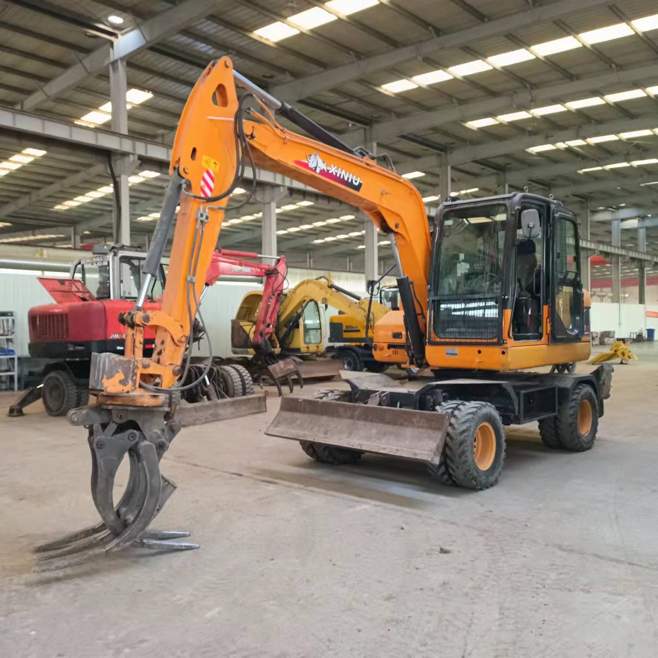 二手轮式抓包机 旋转抓木机配件 抓草机图片 哪个牌子抓木机好