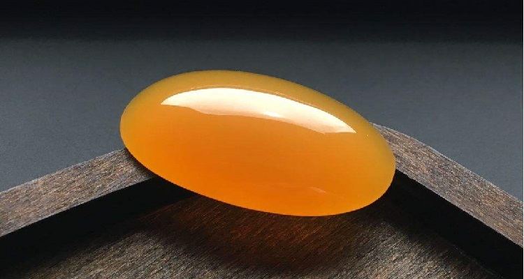 黄颜色的玉石叫啥玉