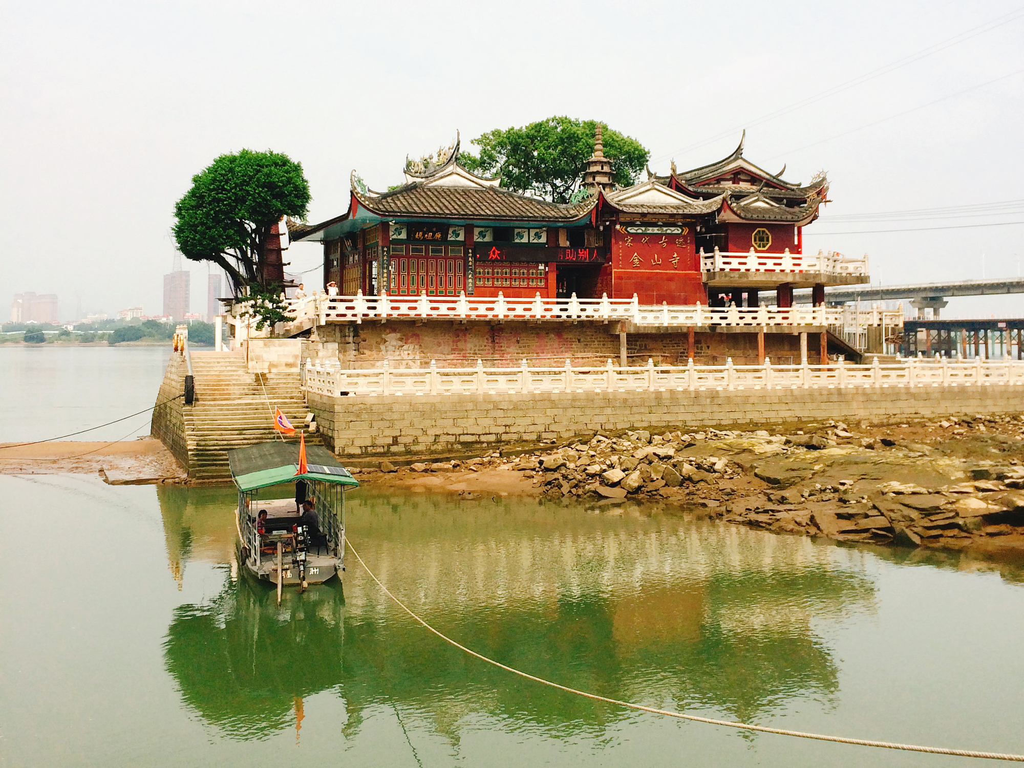 福州金山寺,探寻水上古寺历史,体验放生祈福活动