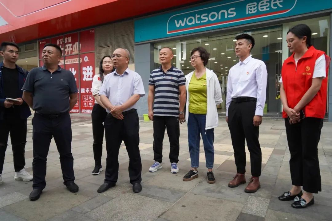 李开德率队赴官渡区调研工会户外劳动者服务站点工作