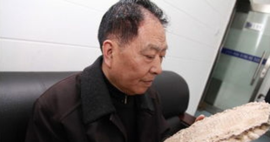 王清举,凭"看脚印"的绝活一生破案无数,却多次请求降职,为何