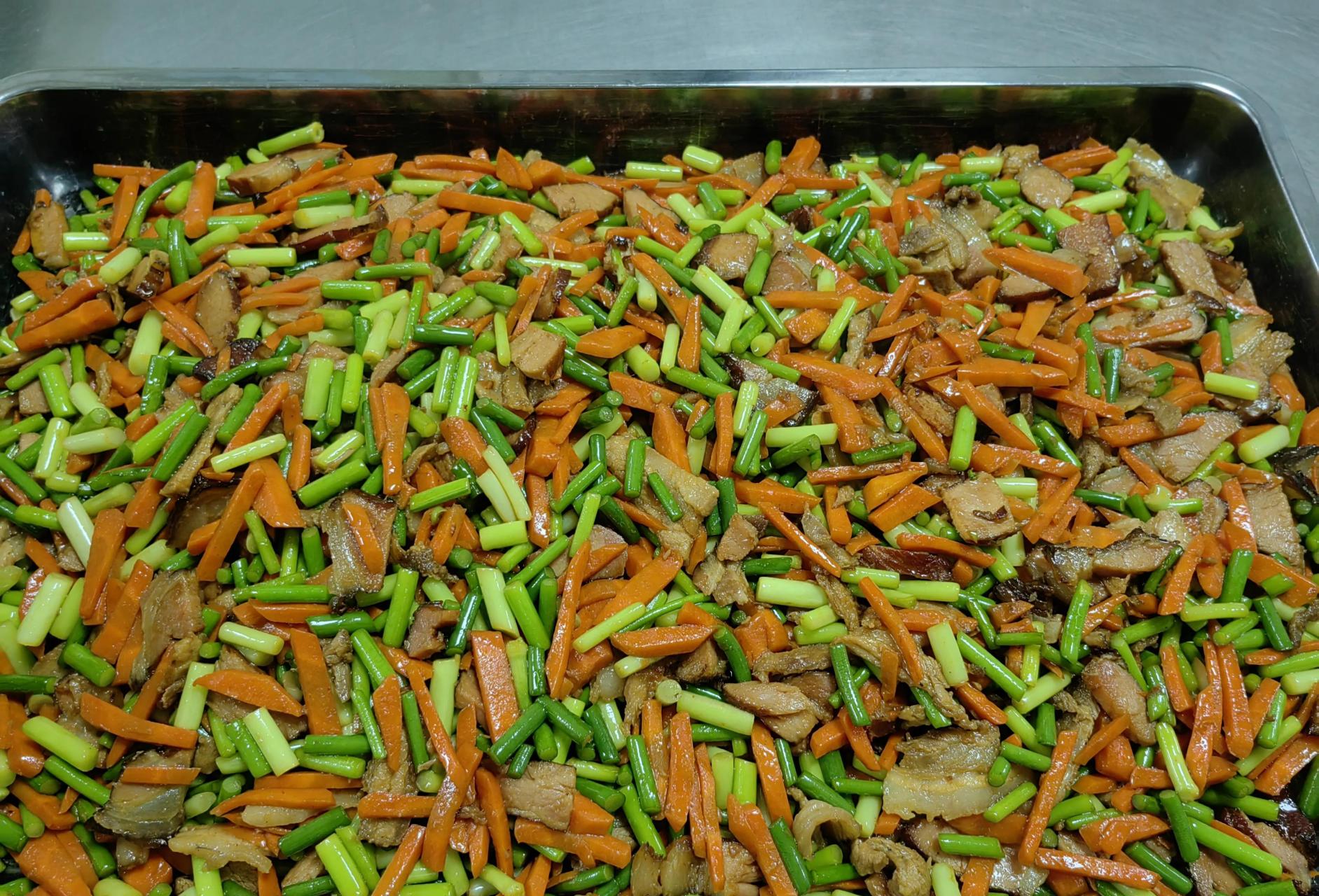 实拍一线城市深圳民办幼儿园食堂饭菜