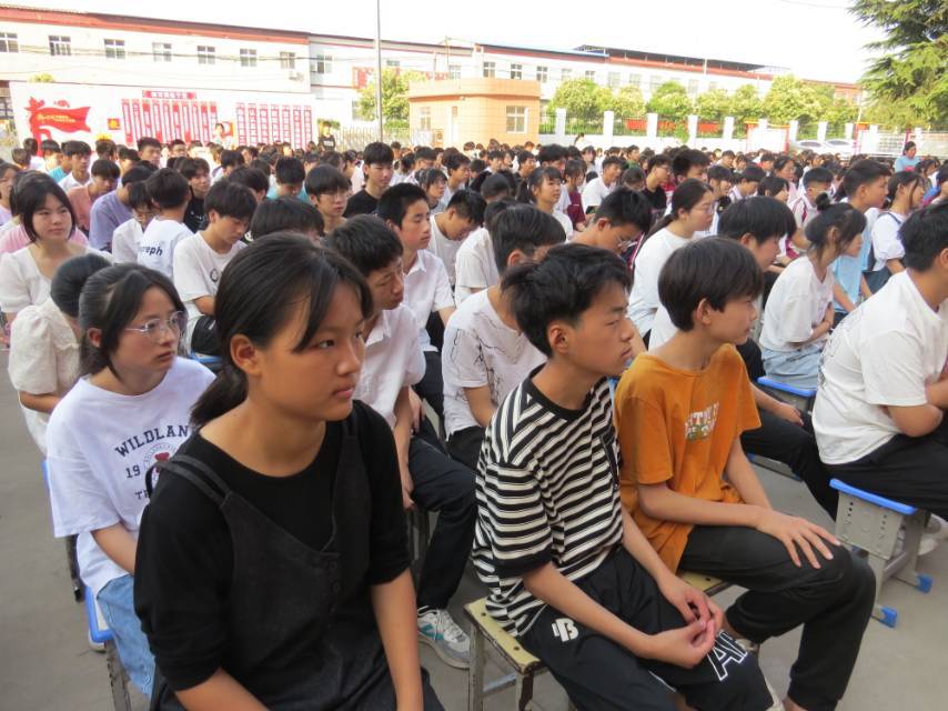 擁抱愛國情懷擔當時代使命——範坡鎮中心學校國防教育進校園