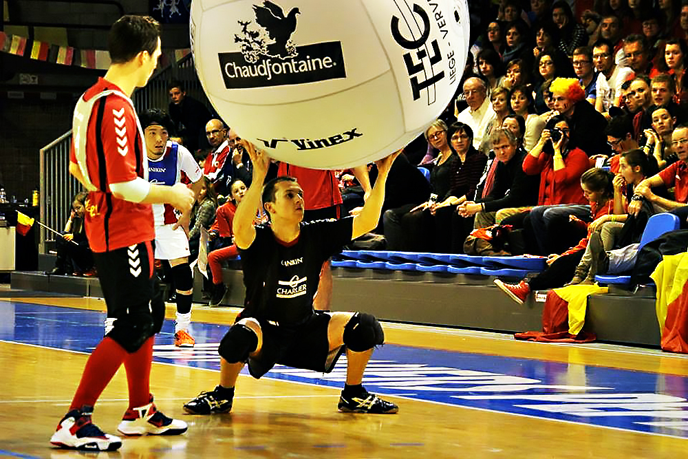 时下最热门的团建项目—kinball健球,江浙沪室内外团建都能玩!