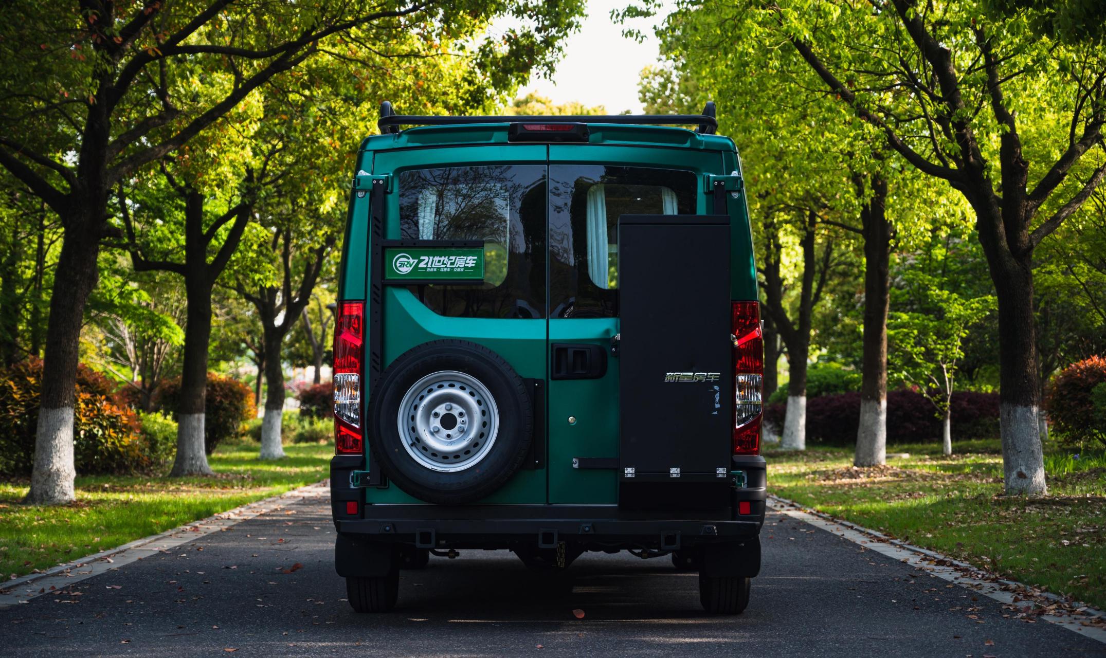 房车#新星依维柯宿营车,短小精悍的b型钢炮,官方27.8万价格.