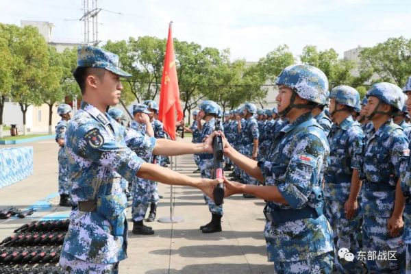 海军新兵"成人礼":一组入伍前后对比照看他们的蜕变