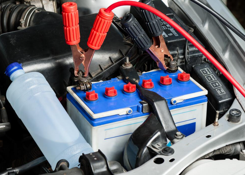 汽车是如何给电瓶充电的?一般12v的电瓶,靠汽车多久能充满?