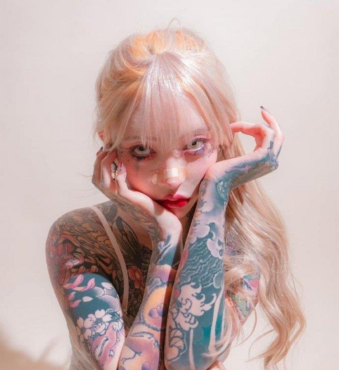 韩国纹身师漂亮