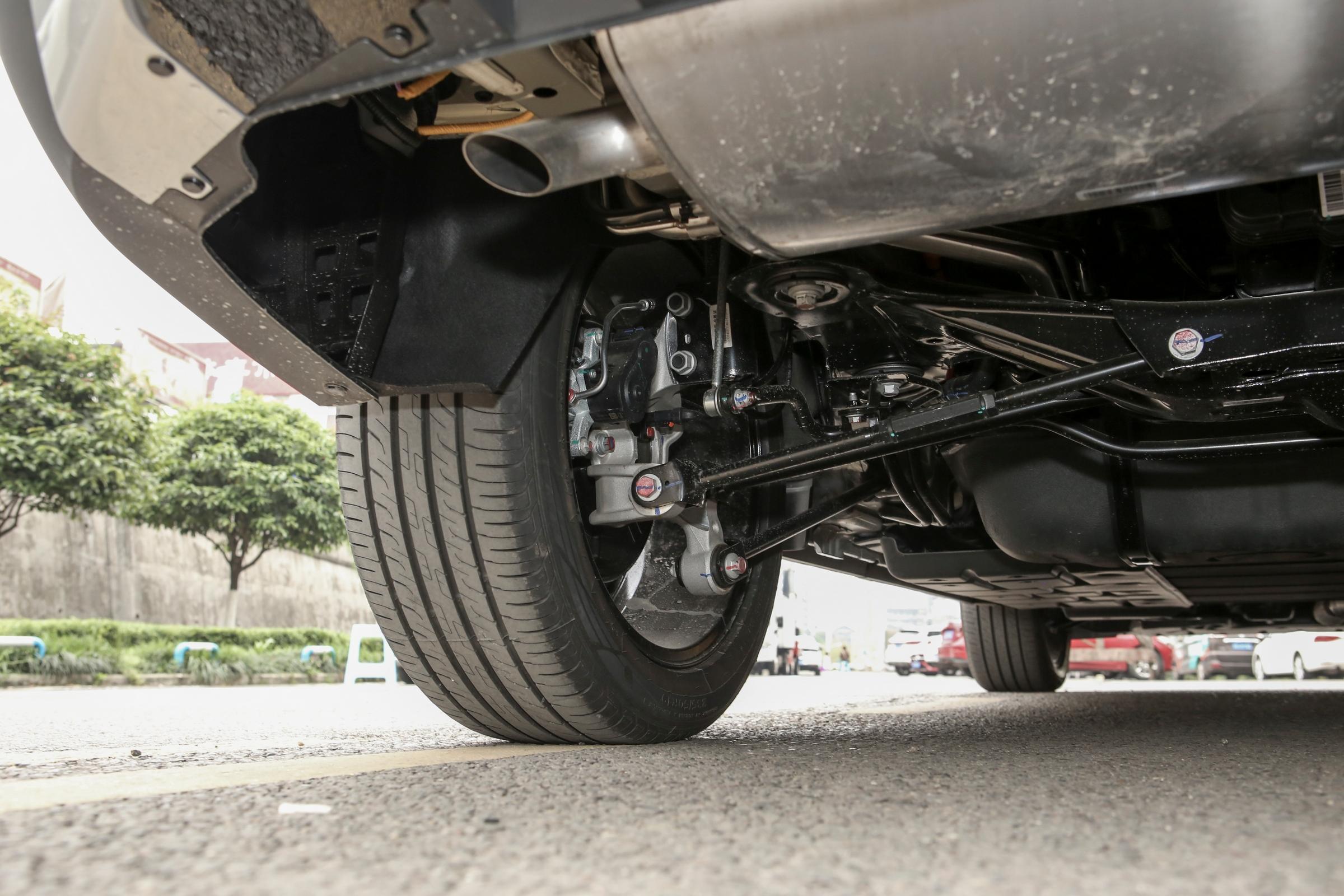 宋plus后悬挂是什么结构