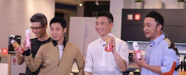 康辉和撒贝宁一起参加的综艺节目叫什么?