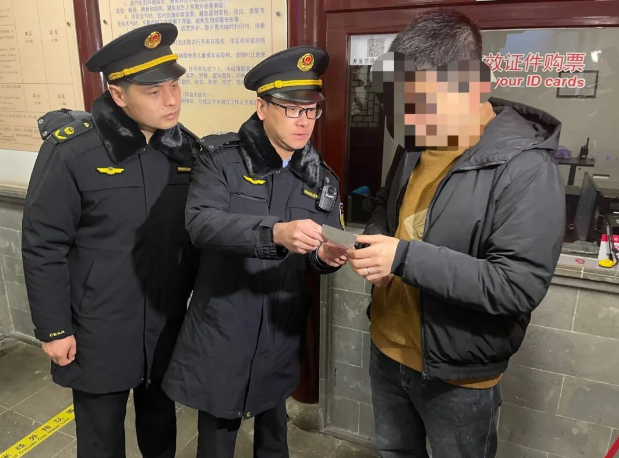 上海市市场监管局对13家旅游景点开展春节前价格检查