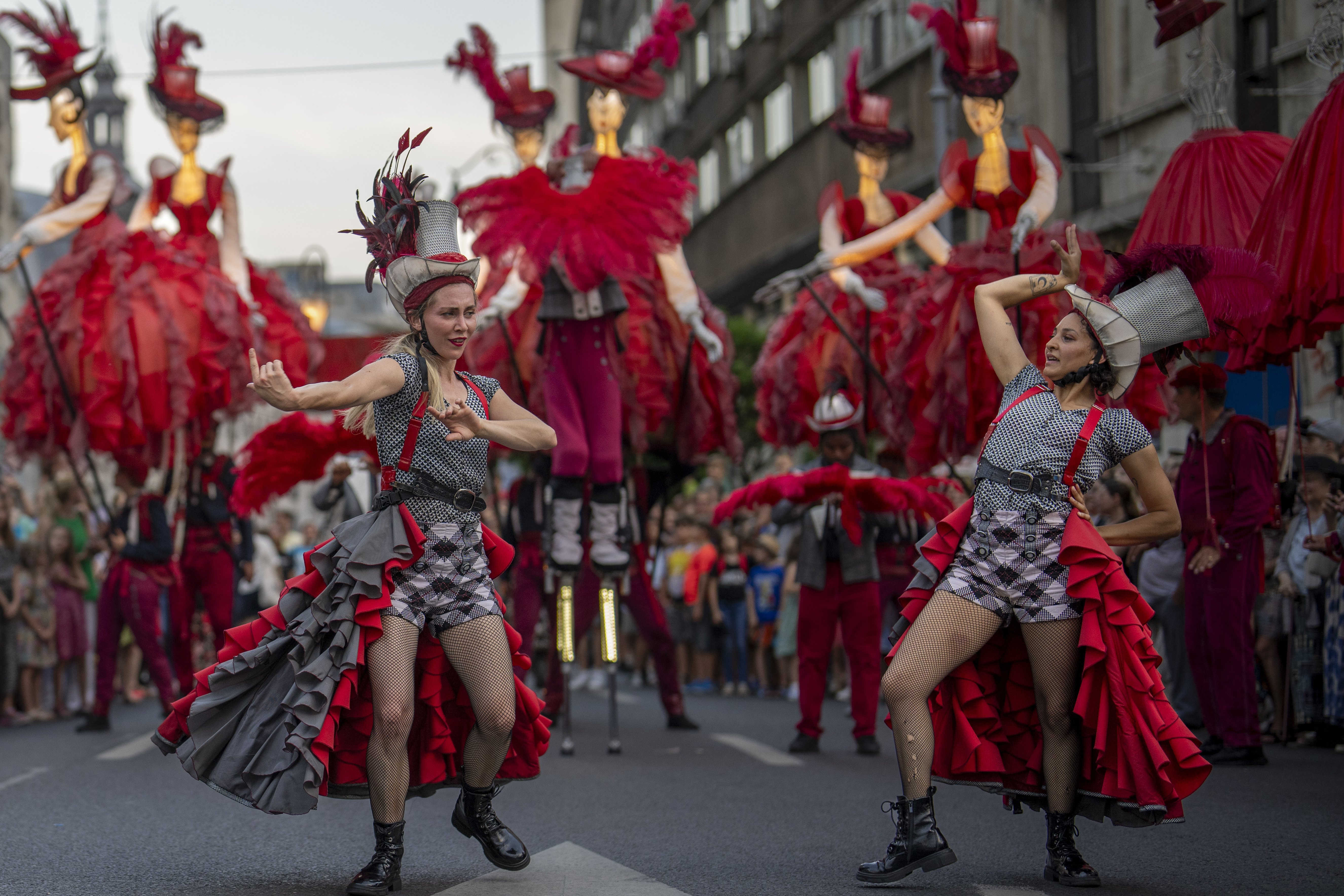 罗马尼亚:街头戏剧节