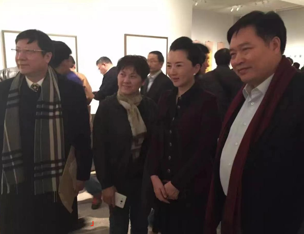 朱共山老婆杨燕受邀出席炎黄艺术馆艺术大展