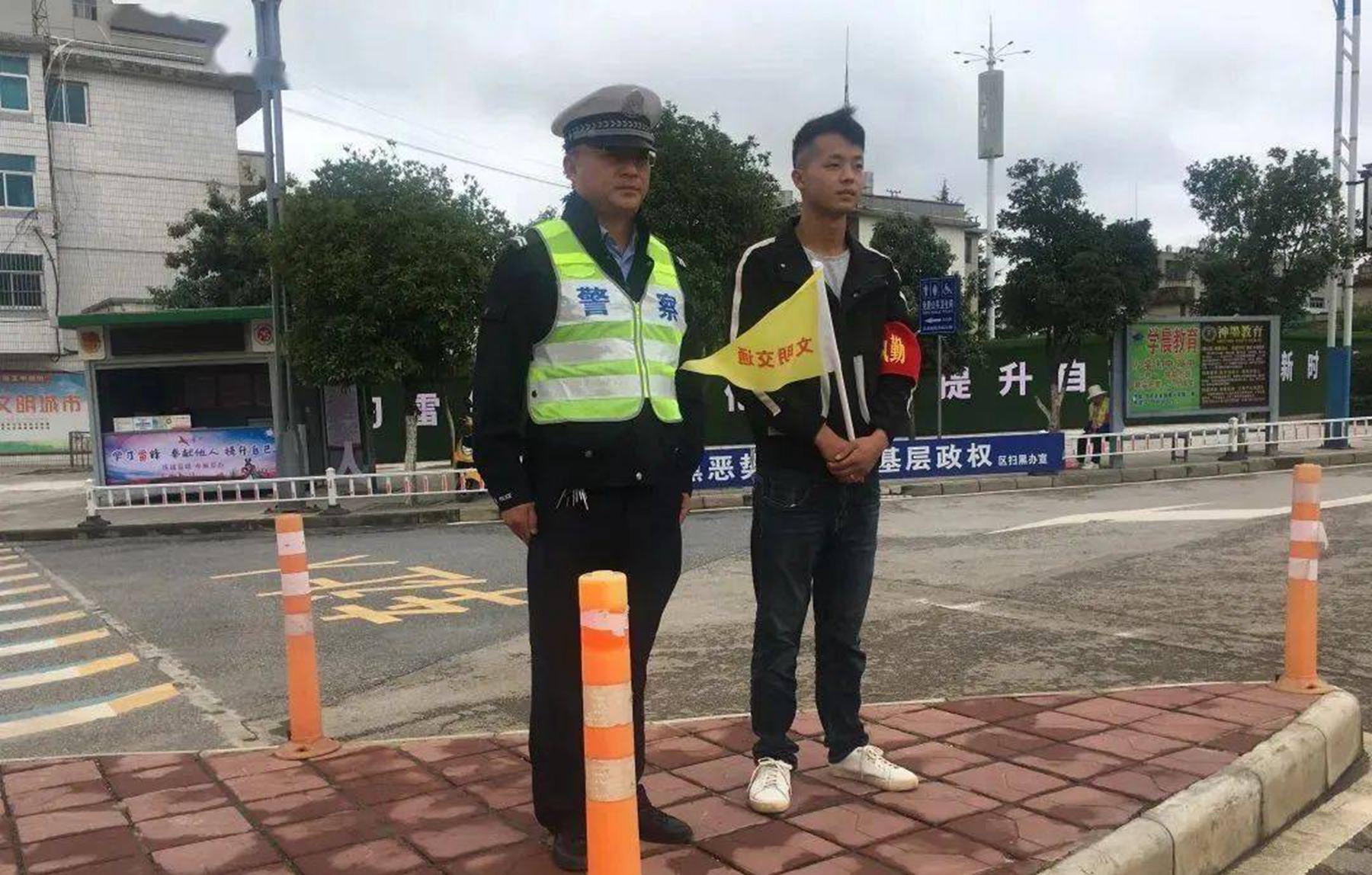 考驾照站岗是科目几的时候站?考驾照站岗多久?