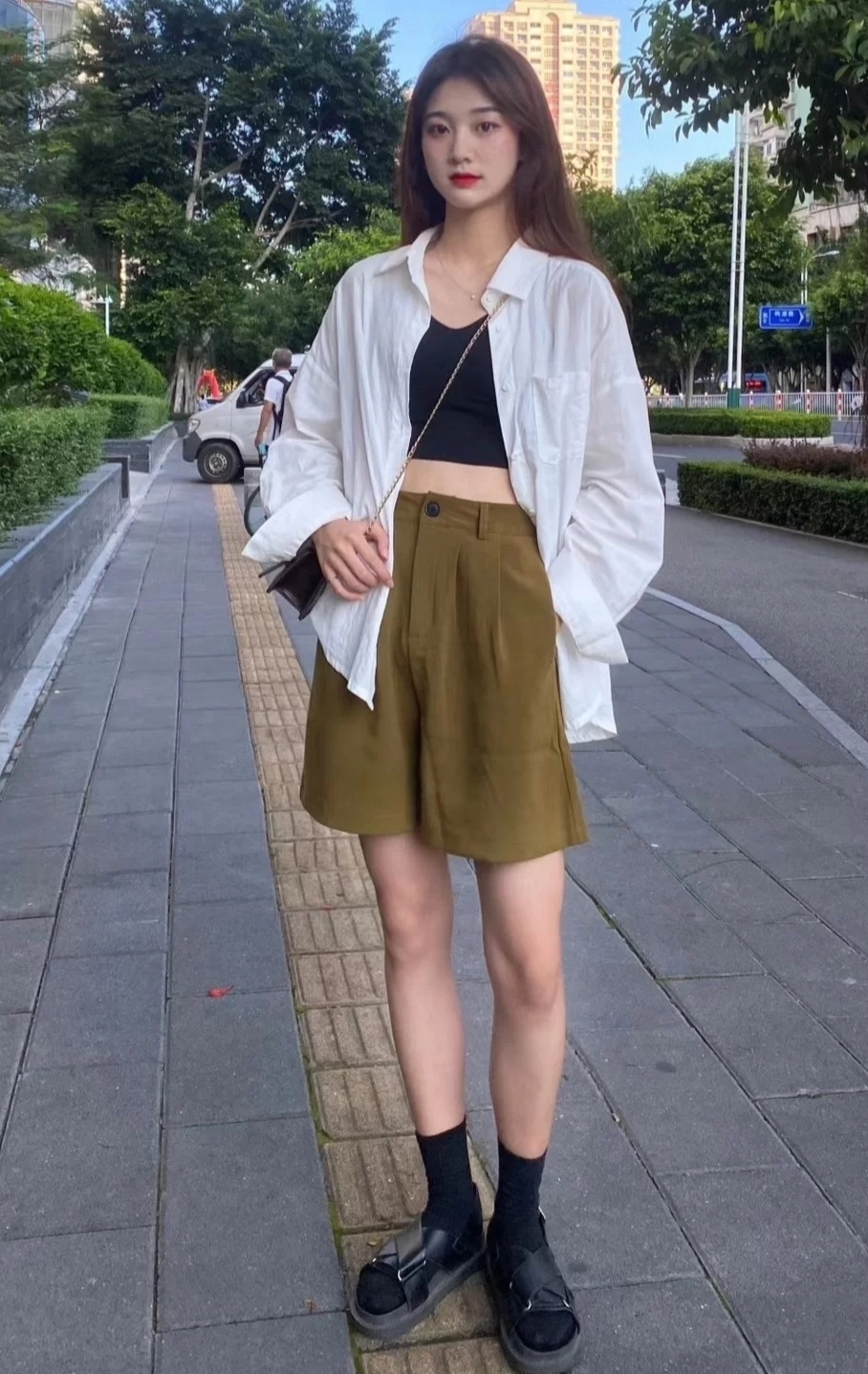 炎炎夏日,街拍女孩的日常穿搭