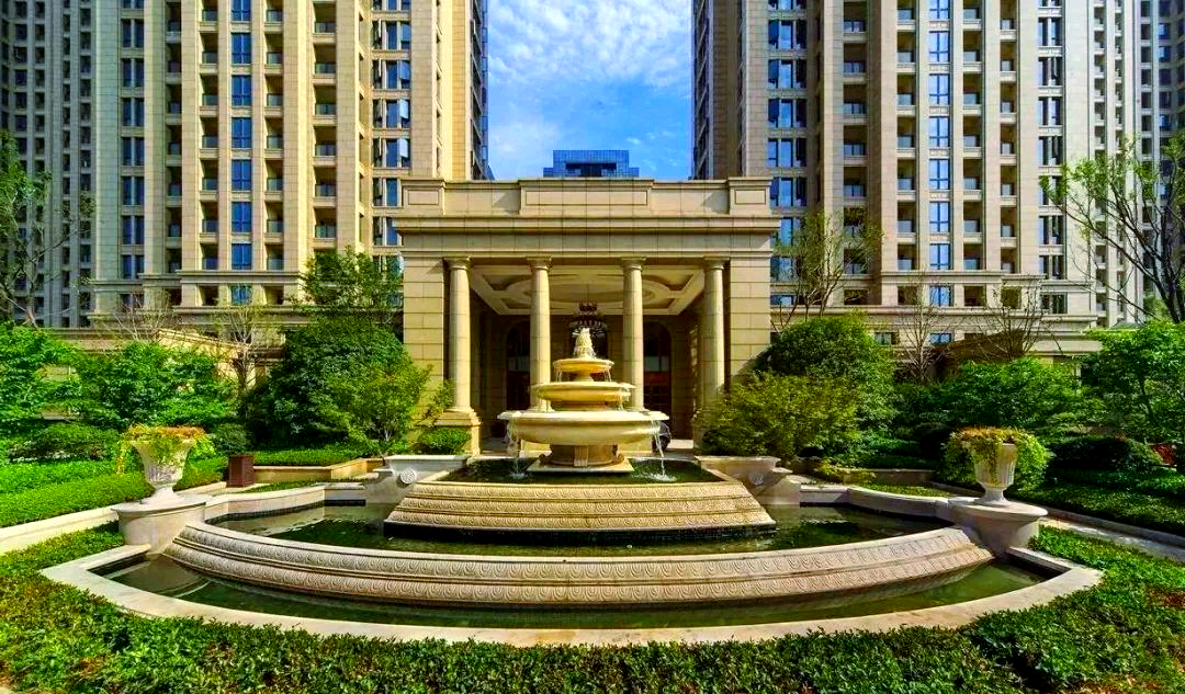 同样,在柯桥地区,玉兰花园也以其卓越品质在二手