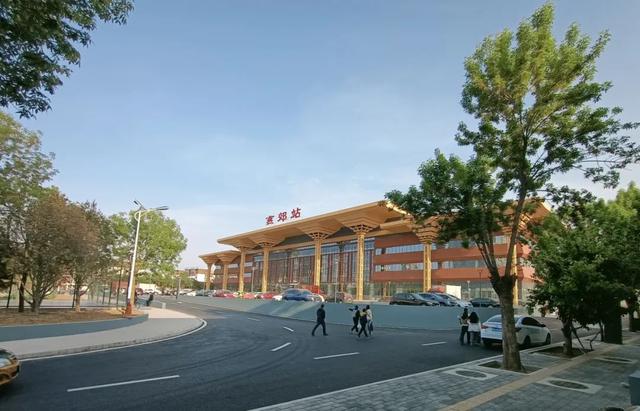 京唐城际铁路燕郊站站前广场完成升级改造并投入使用