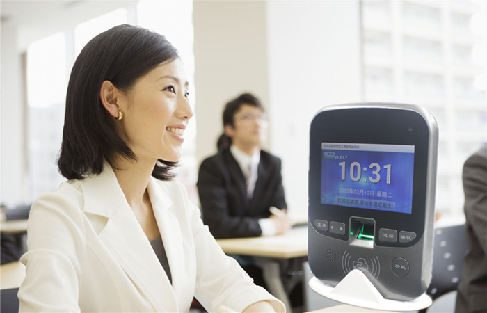 改考勤被辞退,法院:合法!