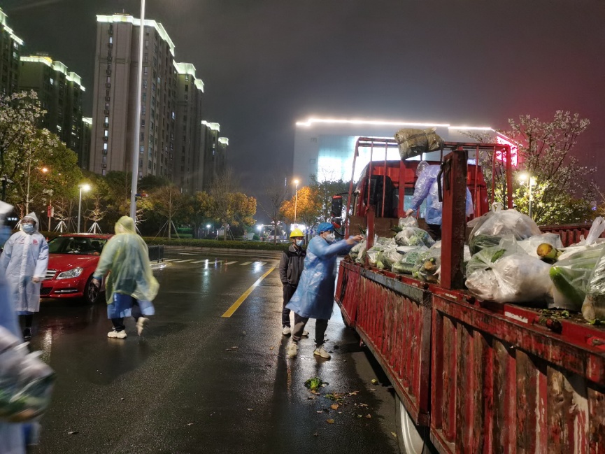 "莴苣哥""土豆姐"上岗了丨突击"疫"线