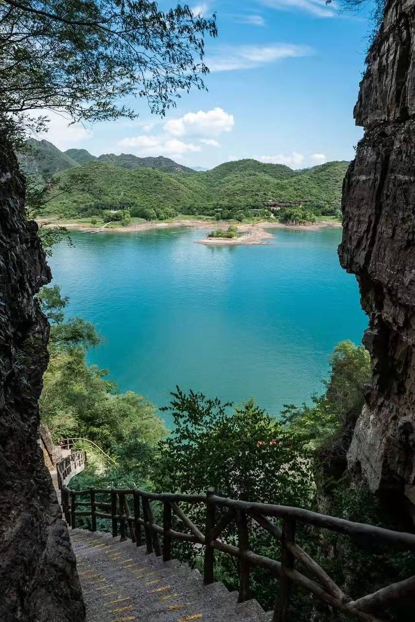 河北易水湖旅游景区,又称北方"小桂林"