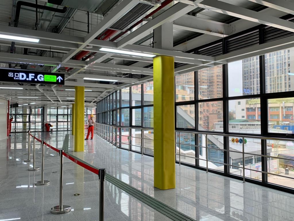 明起地铁西塱站启用新换乘通道,换乘距离,时间略长