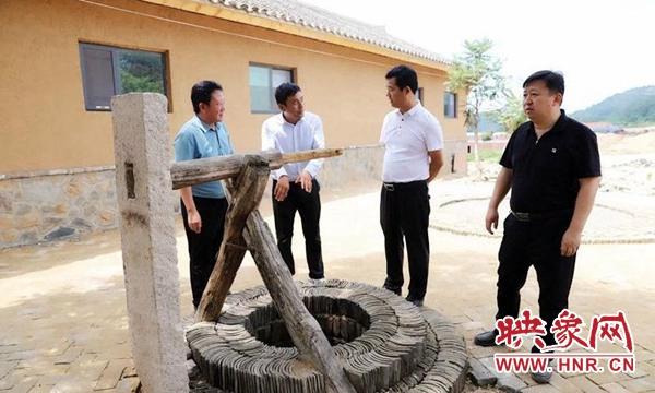确山县委书记路耕一行到竹沟调研特色小镇相关项目建设