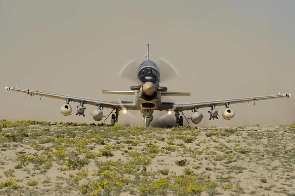 教练机改攻击机—at-6"金刚狼"