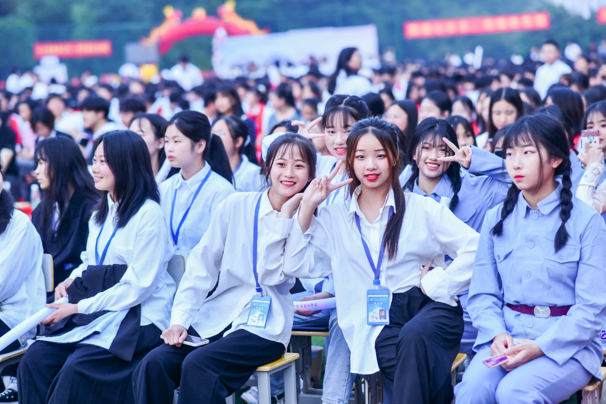 赣州电子工业学校5月6日毕业典礼