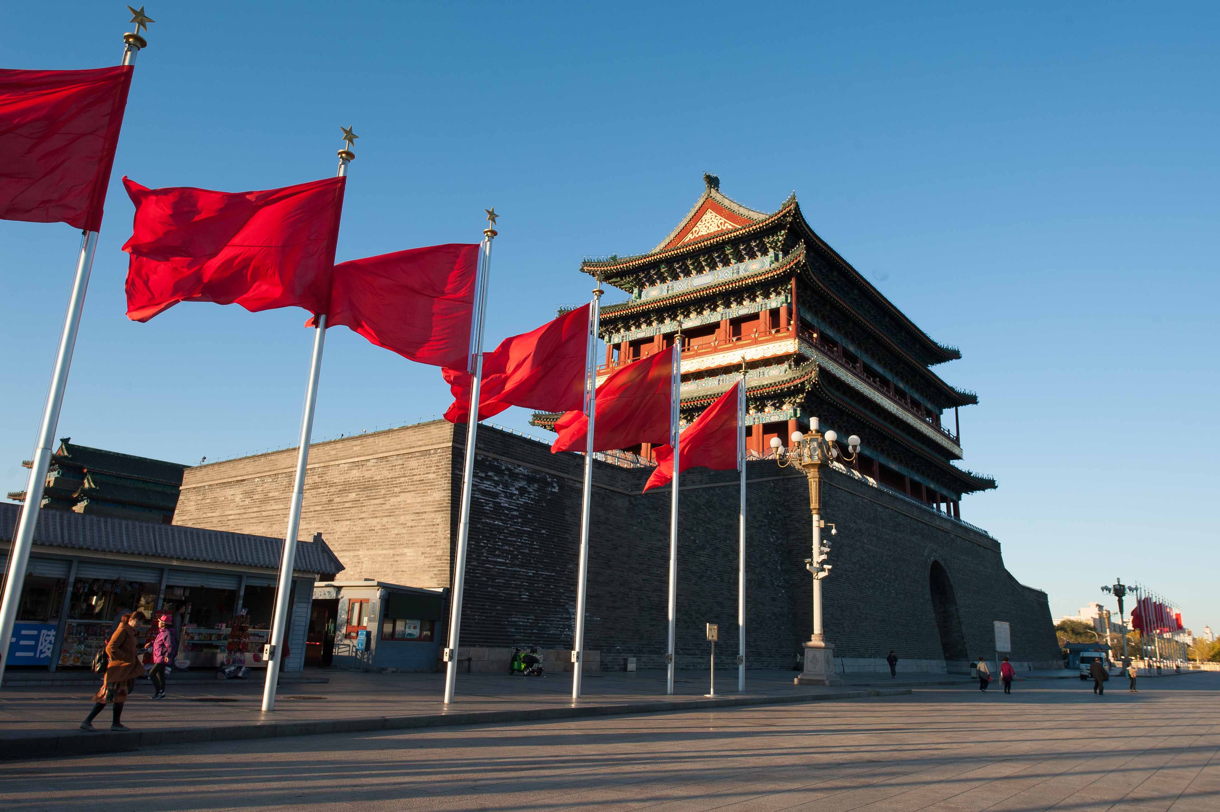 正阳门在北京的天安门广场南,从大前门到京师九门,三个历史渊源