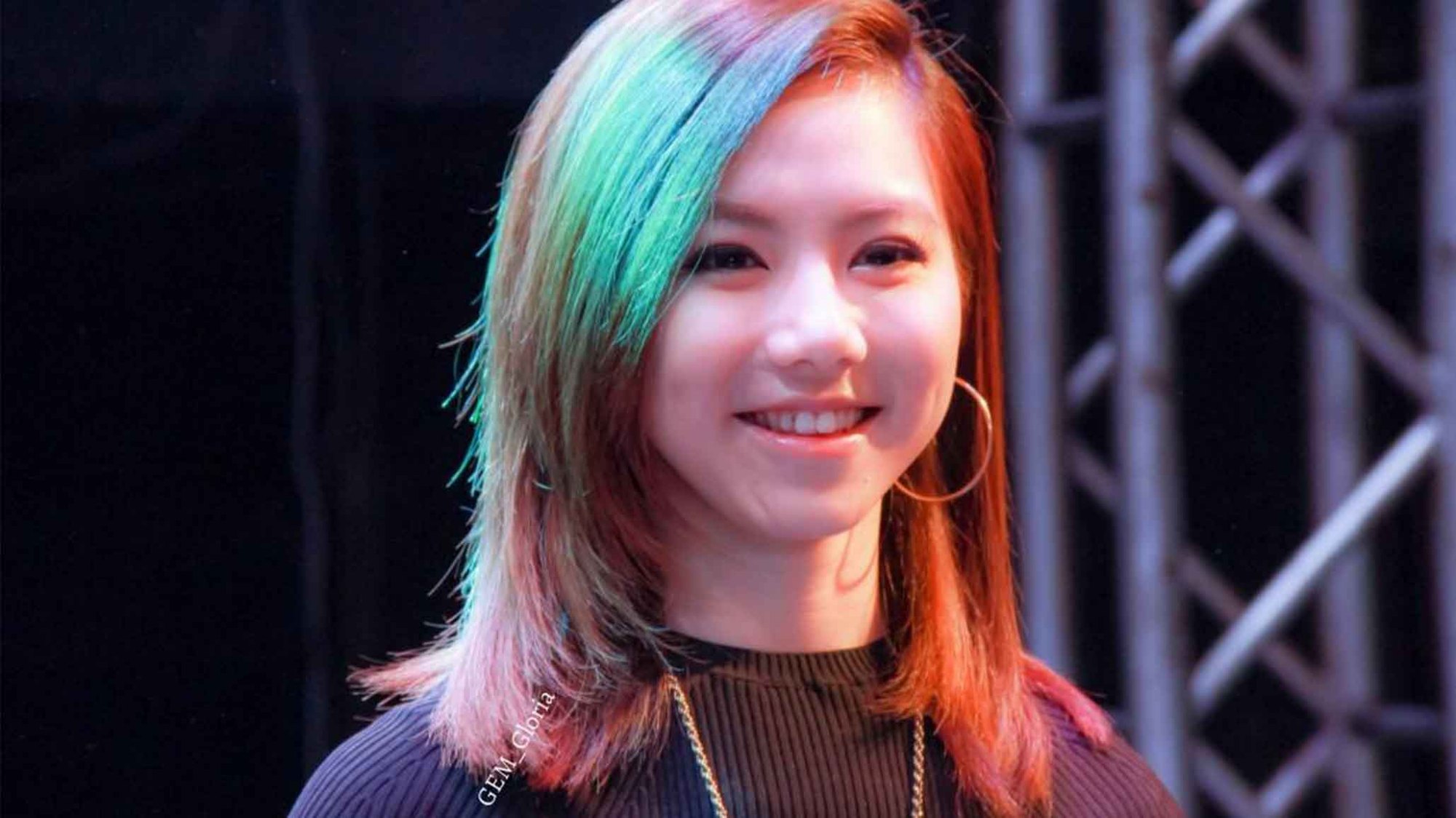 不愧是被陈奕迅和谭咏麟夸过的女孩,音乐天赋惊人