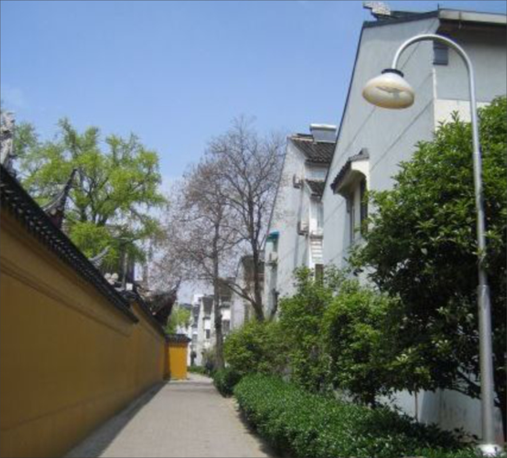苏州八宝街,地下有金银财宝,地上有民国洋房,还有佛光映照