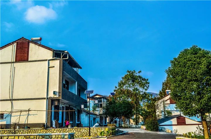 美丽乡村入画来木兰山铁石墩村