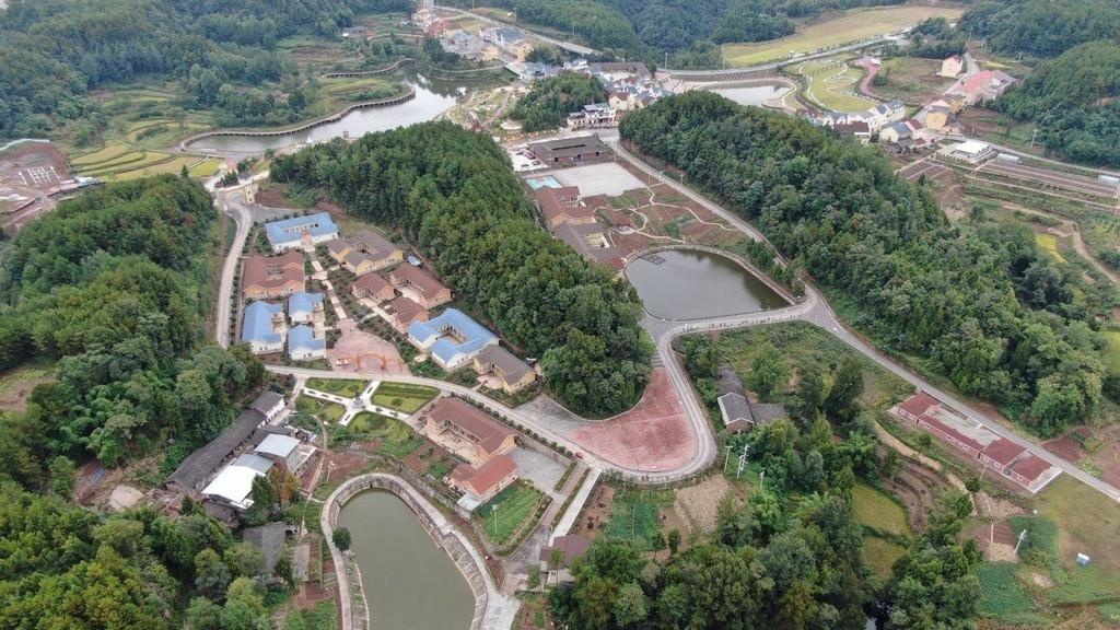 巴中市平昌县板庙镇大石社区:告别滑坡点 住进小洋房