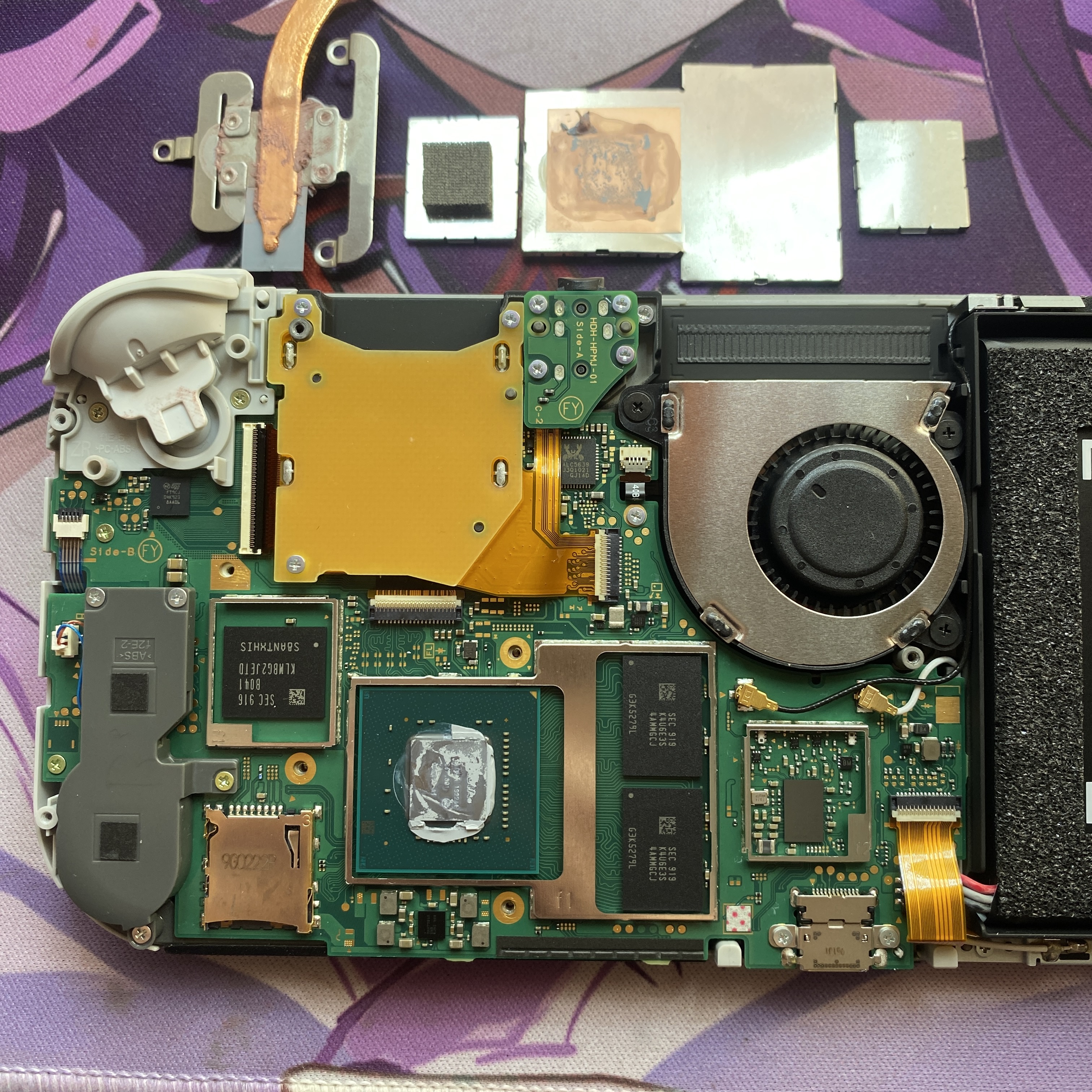 switchlite原装主板和零件拆解图