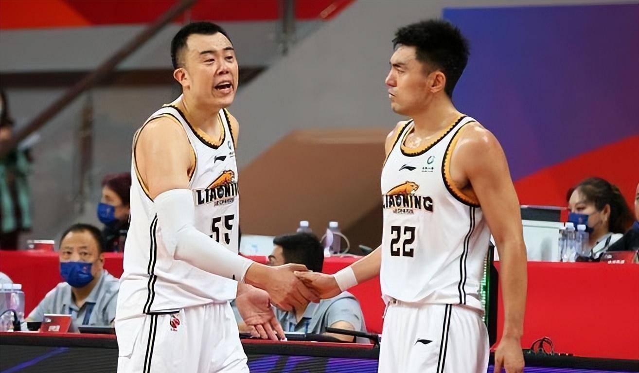 恭喜辽篮!韩德君签2年老将合同,李晓旭2年c类,杨鸣目标第4冠